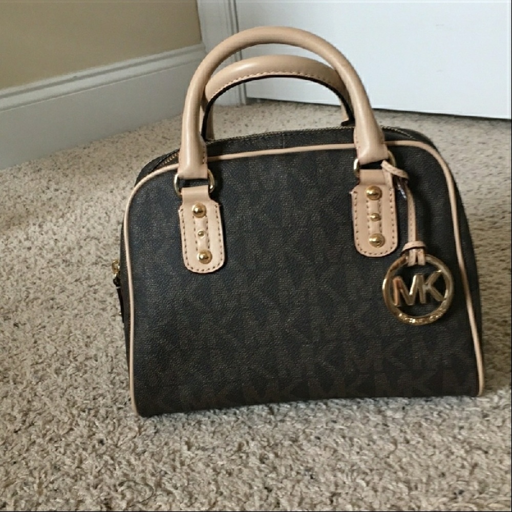 Michael Kors. - Picture 3 of 7